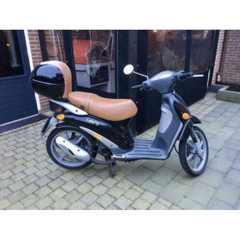 Piaggio Liberty scooter grote wielen bromscooter