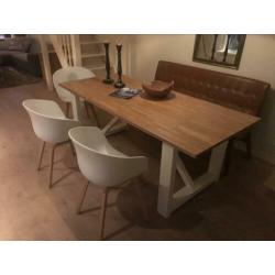 Eiken eettafel