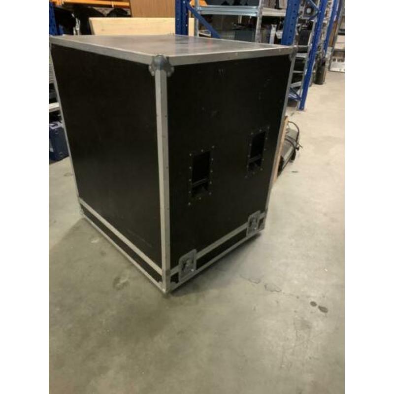Flightcase 83cm x 95cm. 97cm. Hoog binnenmaten + Wielen TOP