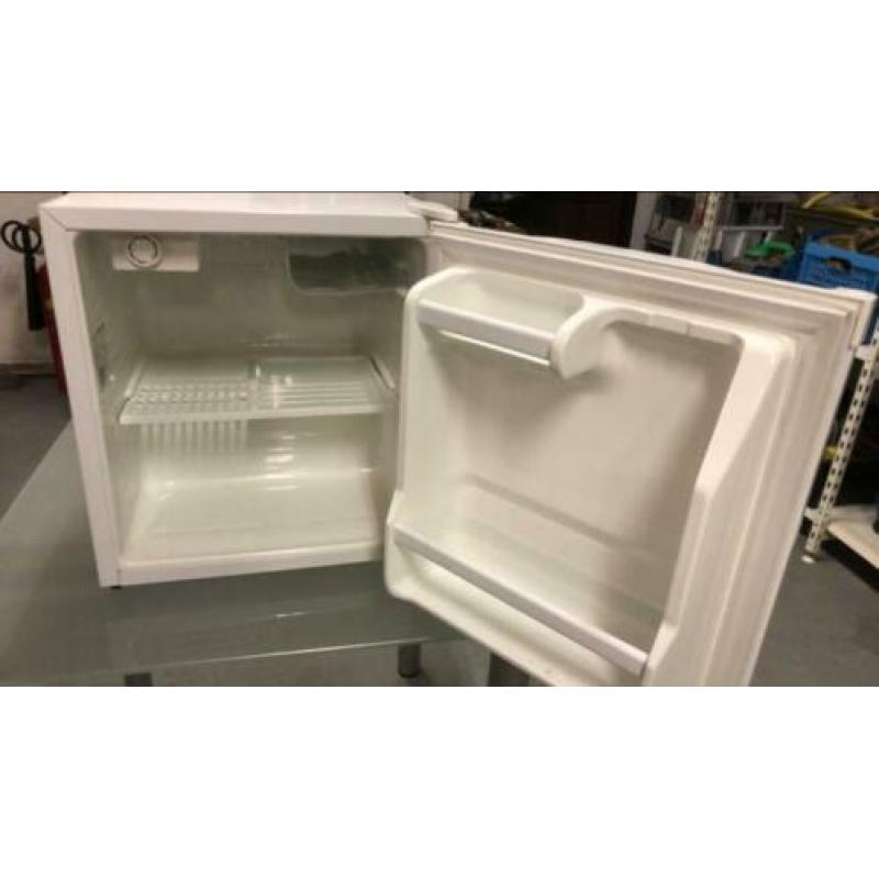 Kleine koelkast minibar met vriesvakje Deawoo