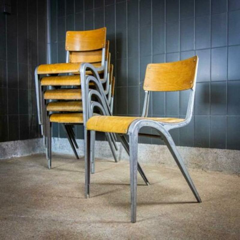 Vintage Industriële Design James Leonard Stoelen Schoolstoel