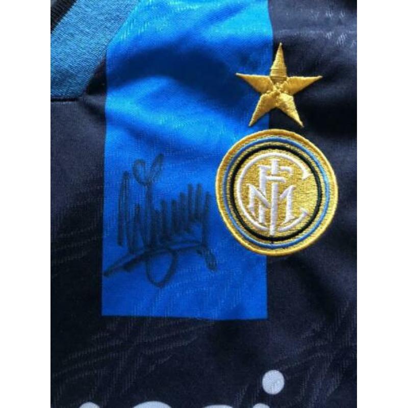 Inter Milan, Italië, retro voetbalshirt, gesigneerd
