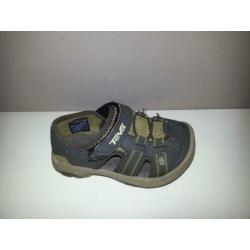 Teva sandalen dichte neus maat 22,5