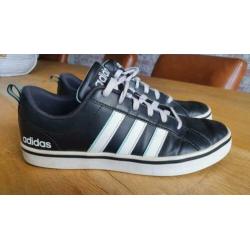 Adidas VS Pace sneakers