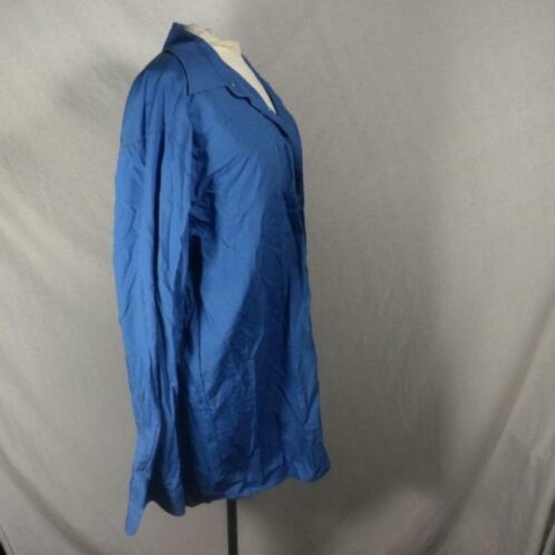 Mooi blauw overhemd.Mt 42