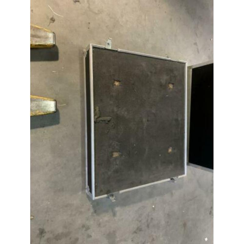 Flightcase 83cm x 95cm. 97cm. Hoog binnenmaten + Wielen TOP