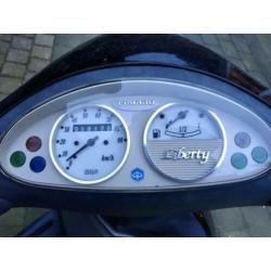 Piaggio Liberty scooter grote wielen bromscooter