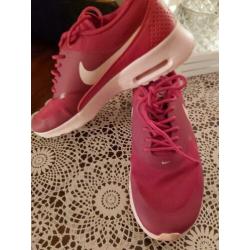 Roze Nike thea maat 39