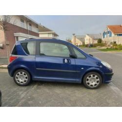 Peugeot 1007 1.4 2005 Blauw