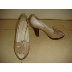 Atos Lombardini champagnekleurige beige loafer pumps maat 37