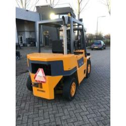 Caterpillar Caterpiller, 4 ton dieselheftruck, hefhoogte 4 m