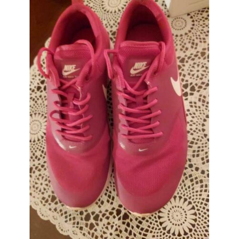 Roze Nike thea maat 39