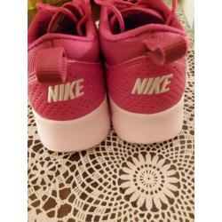 Roze Nike thea maat 39