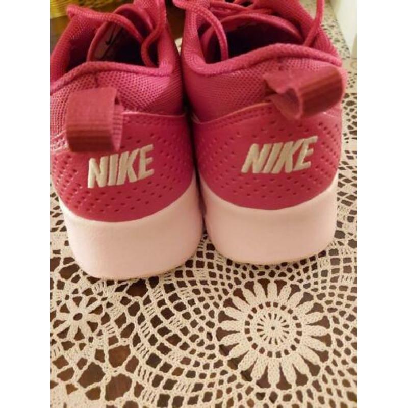 Roze Nike thea maat 39