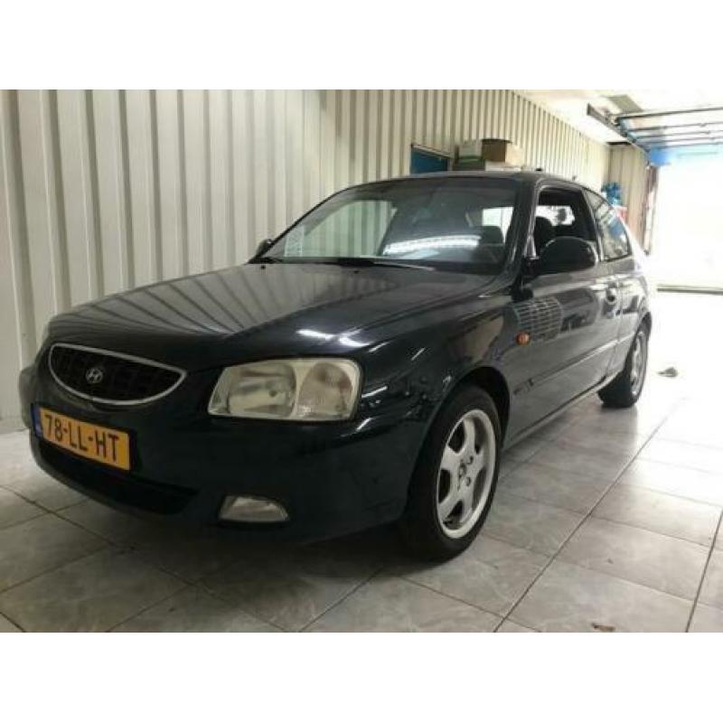 Hyundai Accent 1.5i GS inclusief nw apk