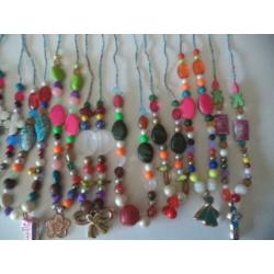 (p20) sieraden/kettingen, partij 60 stuks