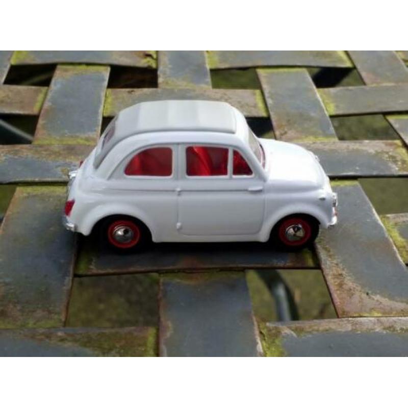 Fiat 500 1/43 VITESSE cremewit rood interieur