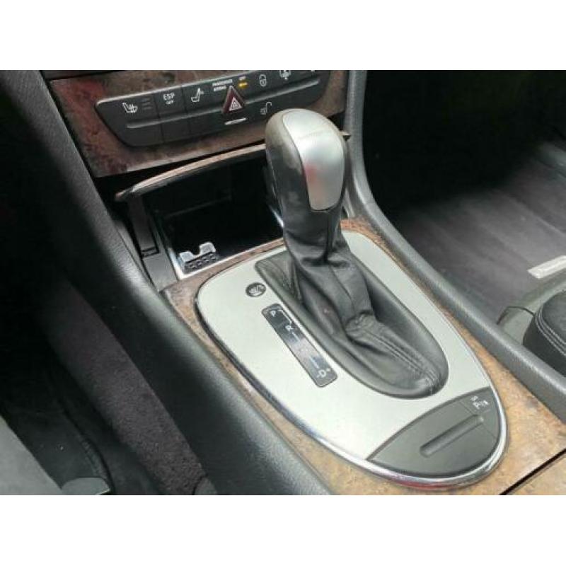 Mercedes E-Klasse 2.1 CDI E220 Sedan AUT 2003 Blauw