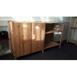 Ikea Ivar stellingkasten, werktafels en barkrukken,
