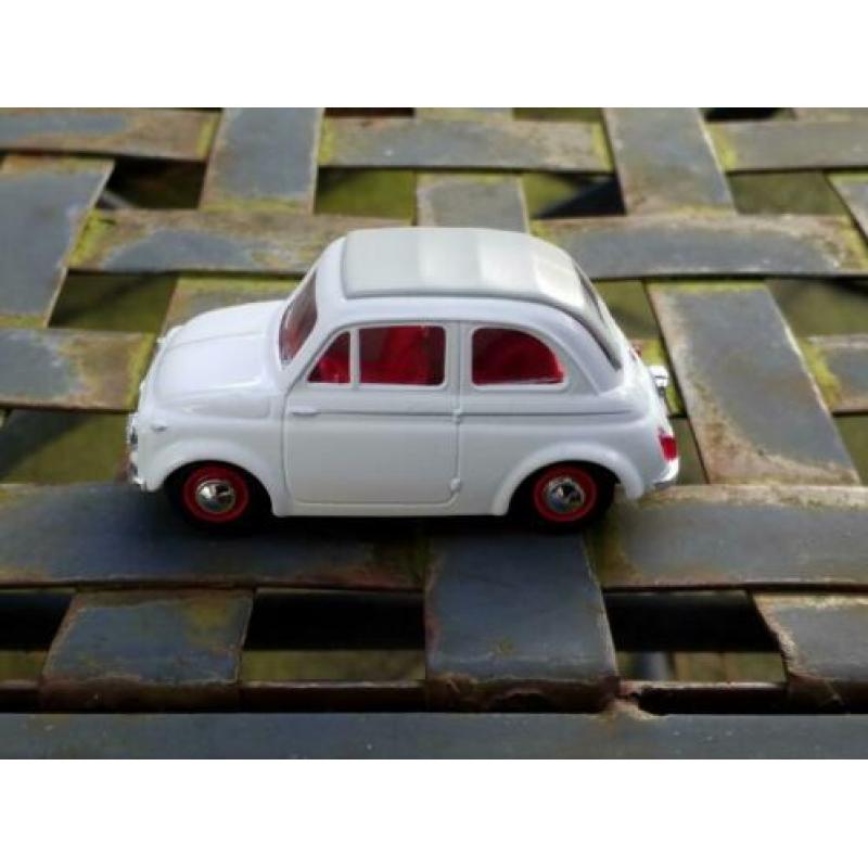 Fiat 500 1/43 VITESSE cremewit rood interieur