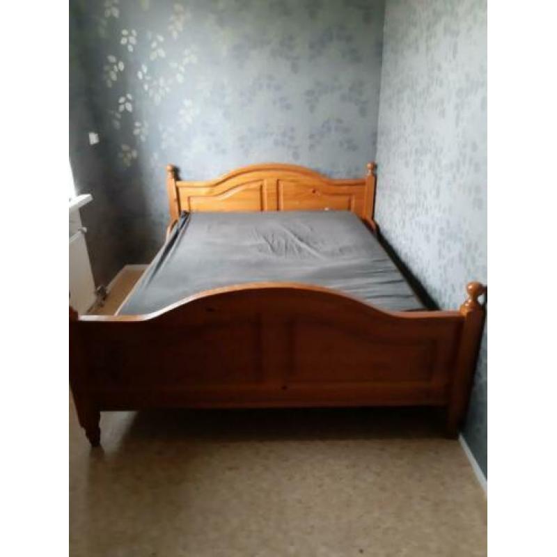 Bed 170 breed ..210lang..brown kluer