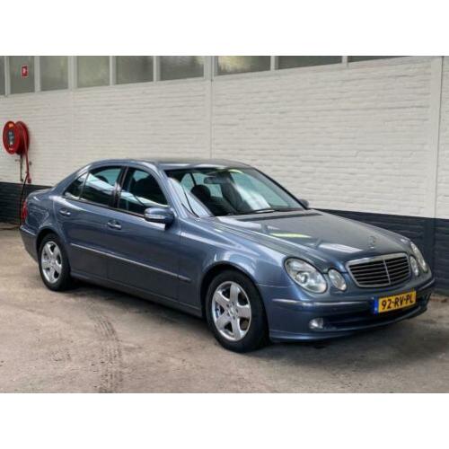 Mercedes E-Klasse 2.1 CDI E220 Sedan AUT 2003 Blauw