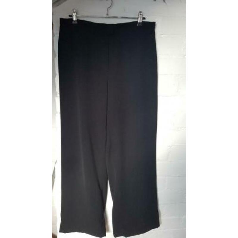 Mooie zwarte pantalon van michele maat 40
