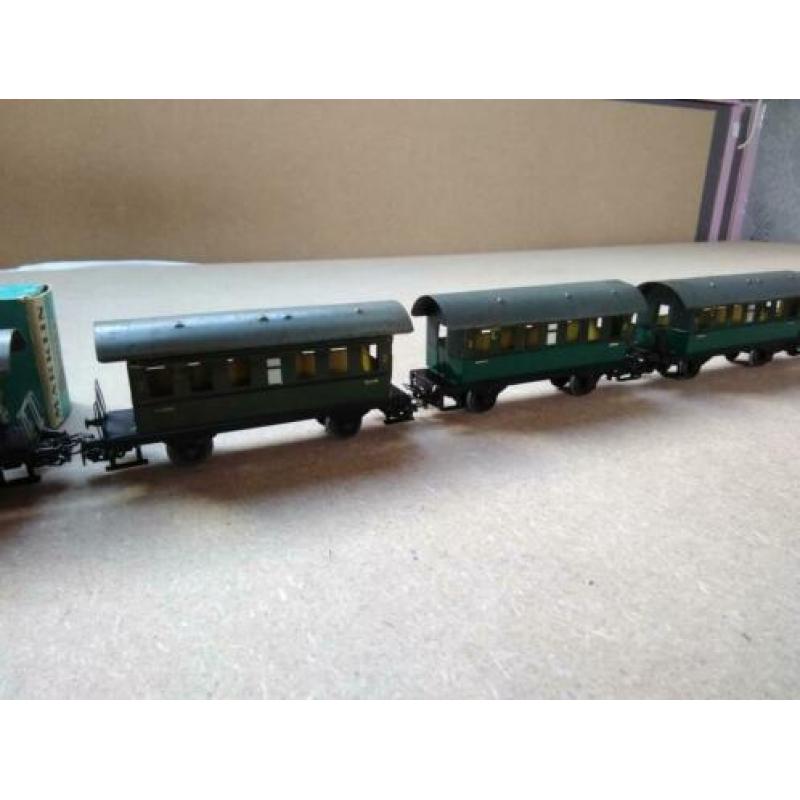 Märklin trein 7 wagons 4000 en loc 3095 ,