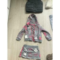 Te koop mooie kleding maat 74