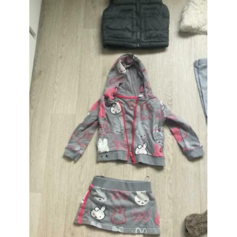 Te koop mooie kleding maat 74