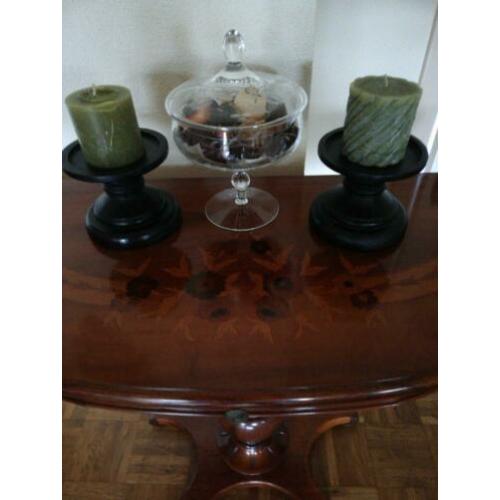 Antiek side table. Mooi ingelegd. Zeer goede staat! €135,00