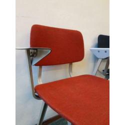 Friso Kramer stoelen voor arend de cirkel. Revolt stoel