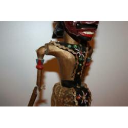 Te koop oude Wajang pop van 52 cm uit Indonesië