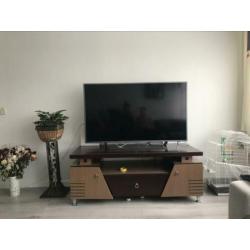 Eet tafel tv kast en salon tafel