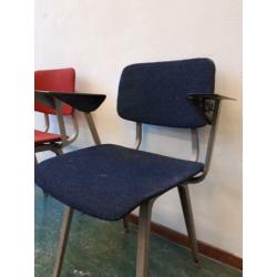 Friso Kramer stoelen voor arend de cirkel. Revolt stoel