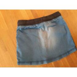 Jeans short en rokjes maat 128