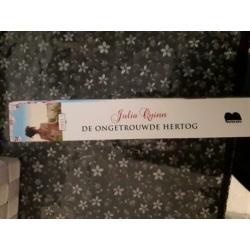 Het boek van Julia quinn De ongetrouwde hertog