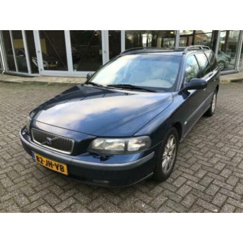 Volvo V70 2.4 D5 - LEDER - STOELVERW.- DISTRIBUTIE VERVANGEN