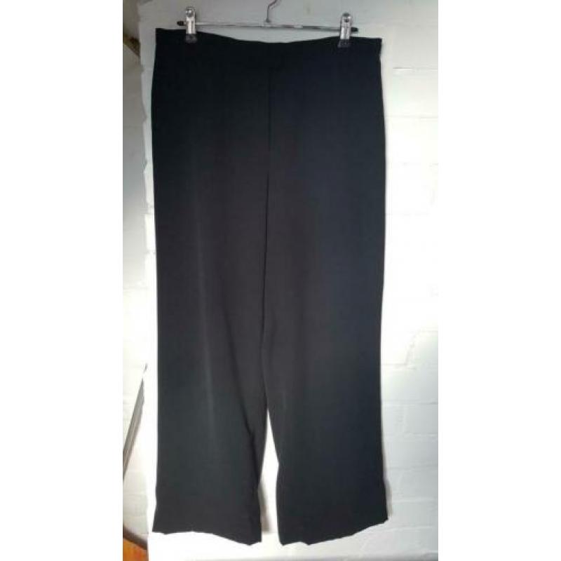 Mooie zwarte pantalon van michele maat 40