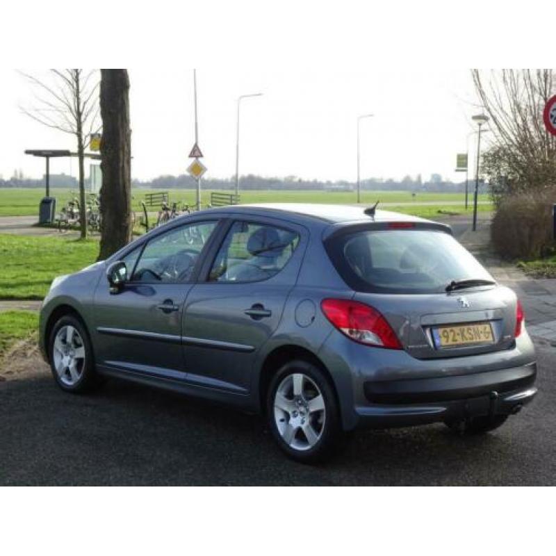 Peugeot 207 1.6 VTi Première * Airco * Navi * 5Drs * Dealer-