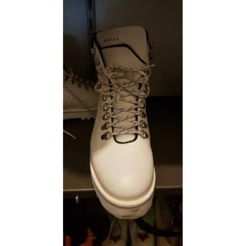 Nubikk fae roma | witte biker boots