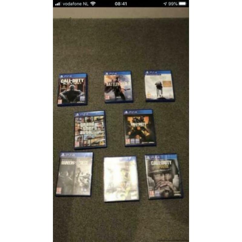 Playstation4 met controllers, spellen en benodigde kabels.