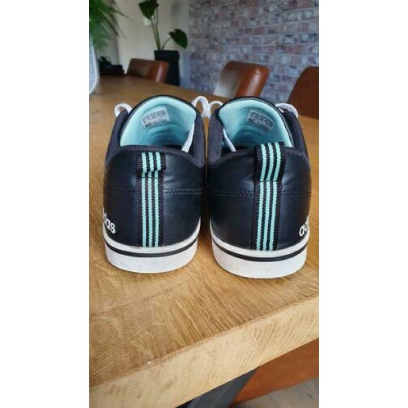 Adidas VS Pace sneakers