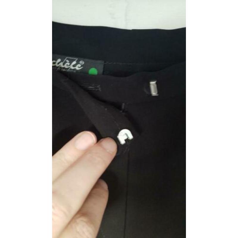 Mooie zwarte pantalon van michele maat 40
