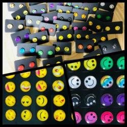 Smiley oorbellen. Super leuk voor kinderverpleegkundigen