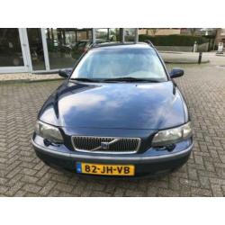 Volvo V70 2.4 D5 - LEDER - STOELVERW.- DISTRIBUTIE VERVANGEN