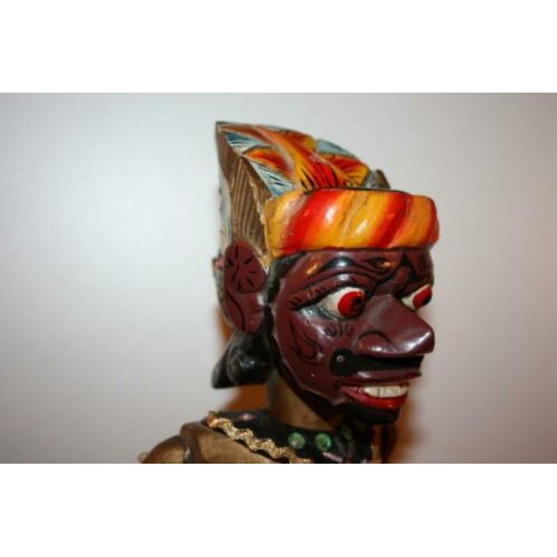 Te koop oude Wajang pop van 52 cm uit Indonesië