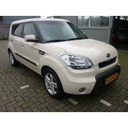 Kia Soul 1.6 CRDi X-ecutive ROOD LEDER/LMV/2009!