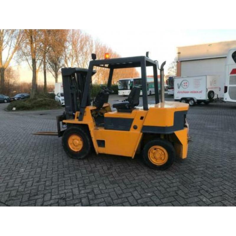 Caterpillar Caterpiller, 4 ton dieselheftruck, hefhoogte 4 m