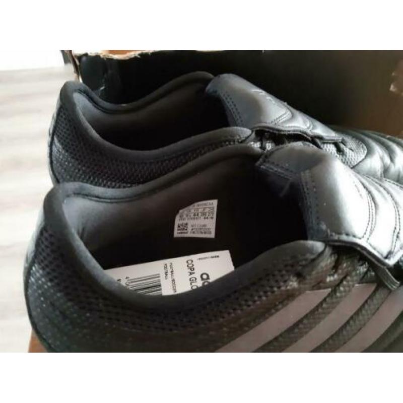 Nieuwe voetbalschoen adidas copa maat 44 .